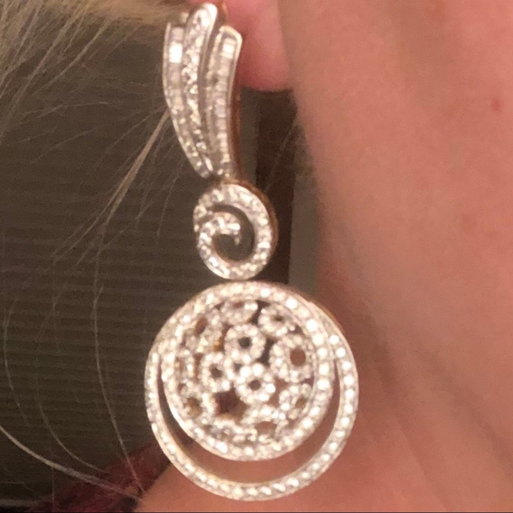 Stunning Earrings! - Picture 9 of 10